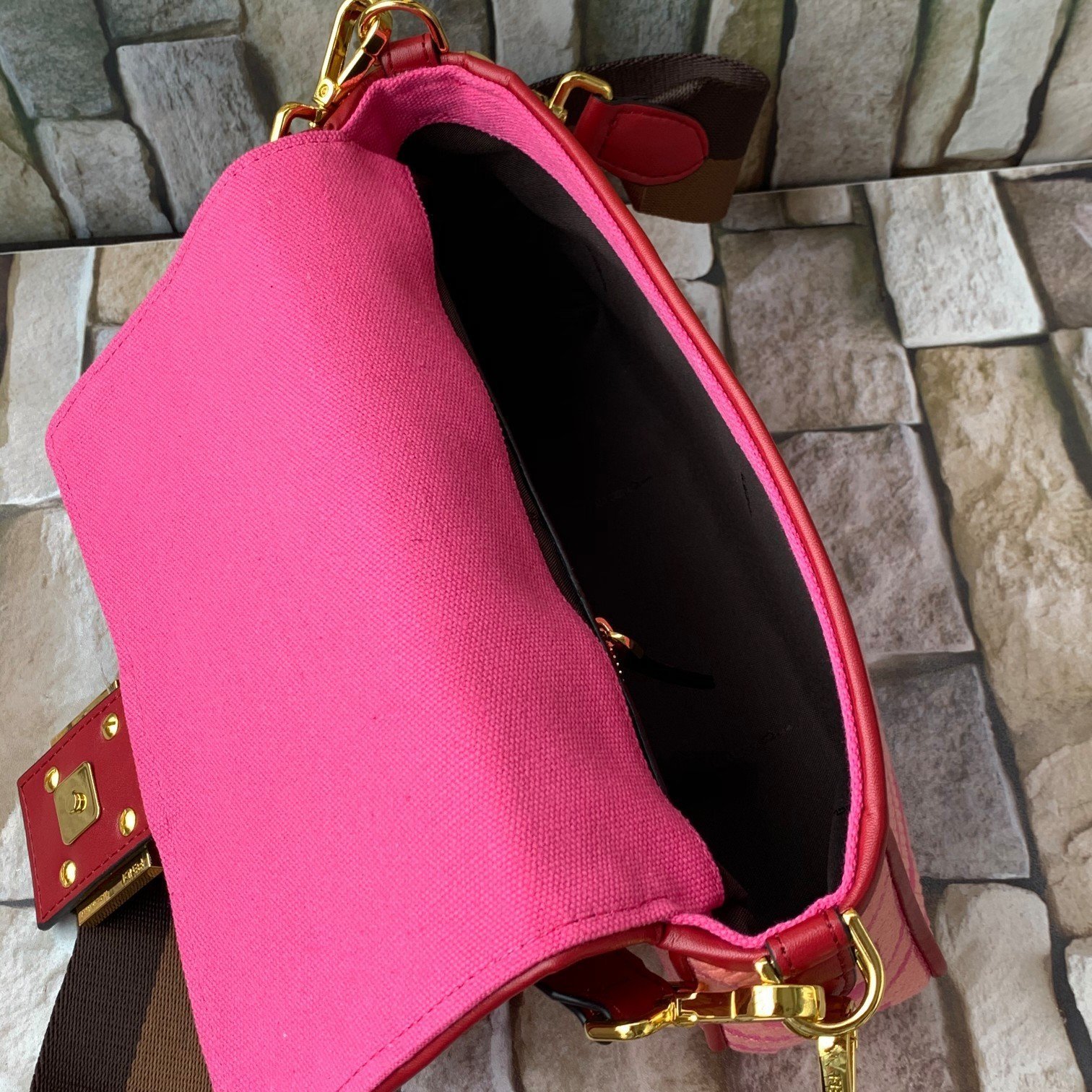 FENDI（フェンディ） メッセンジャーバッグ 26X14X4 CM-BRAND OFF