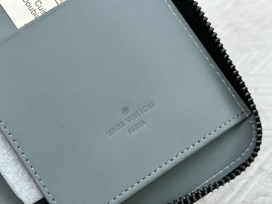 LOUIS VUITTON（ルイヴィトン）Zippy 財布 10*20*2CM-BRAND OFF