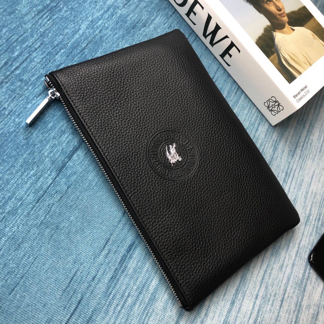 【BURBERRY 公式旗艦店】バーバリー クラッチバッグ 当日出荷 好評に付き再入荷！26*17*3CM-BRAND OFF