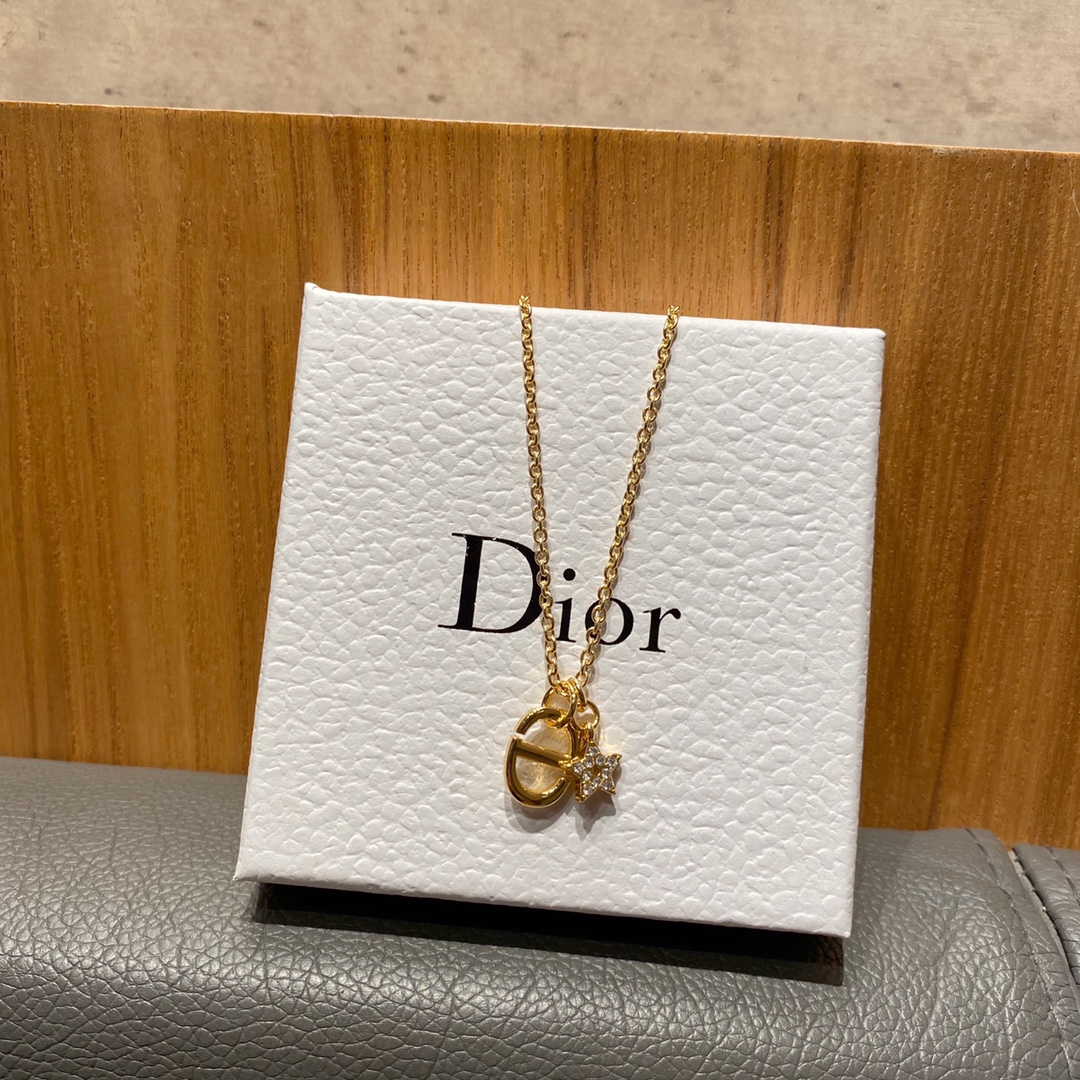 Dior（ディオール）ペンダント ネックレス-BRAND OFF