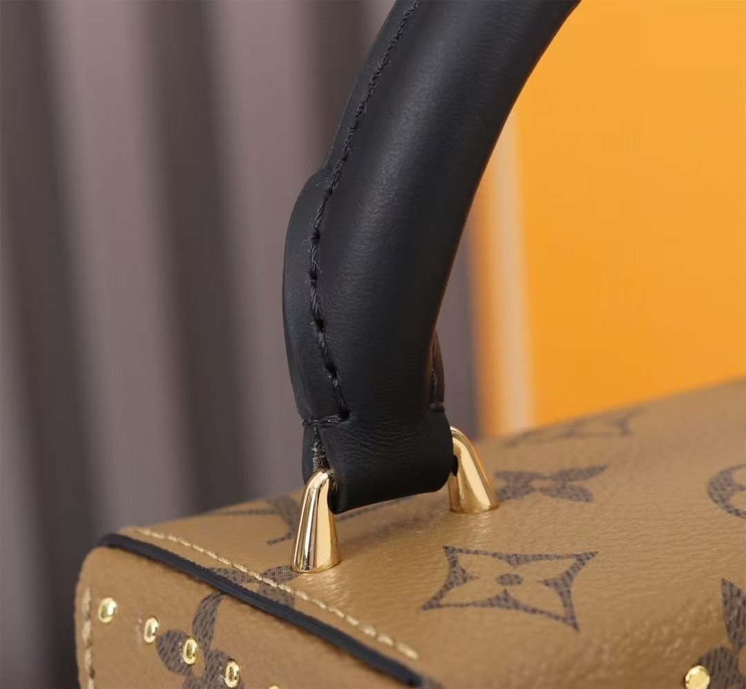 LOUIS VUITTON★CAMERA BOX★携帯電話バッグ M82465-BRAND OFF