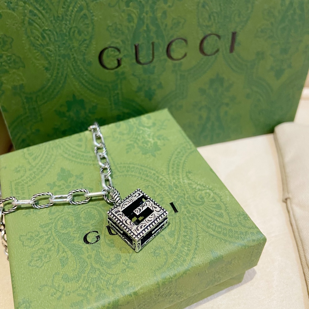 GUCCI スクエアGシルバーネックレス-BRAND OFF