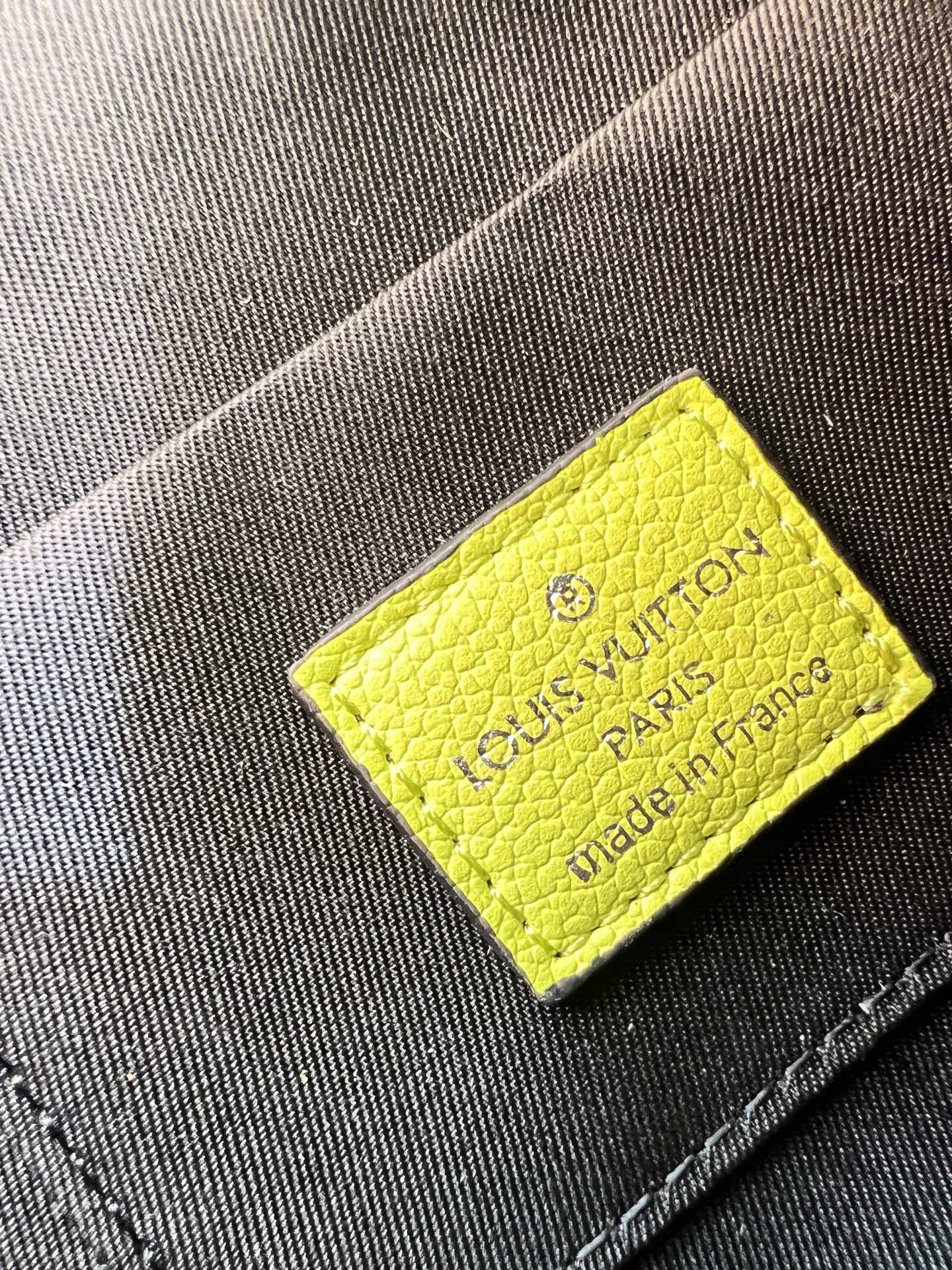 LOUIS VUITTON ルイヴィトン PULSE ショルダーバッグ M14079-BRAND OFF