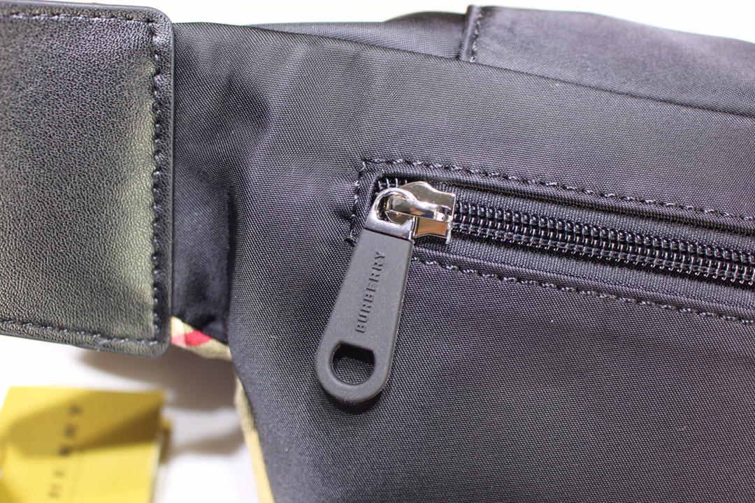 【BURBERRY 公式旗艦店】バーバリー ウエストポーチ 当日出荷 好評に付き再入荷！31*7.5*16CM-BRAND OFF