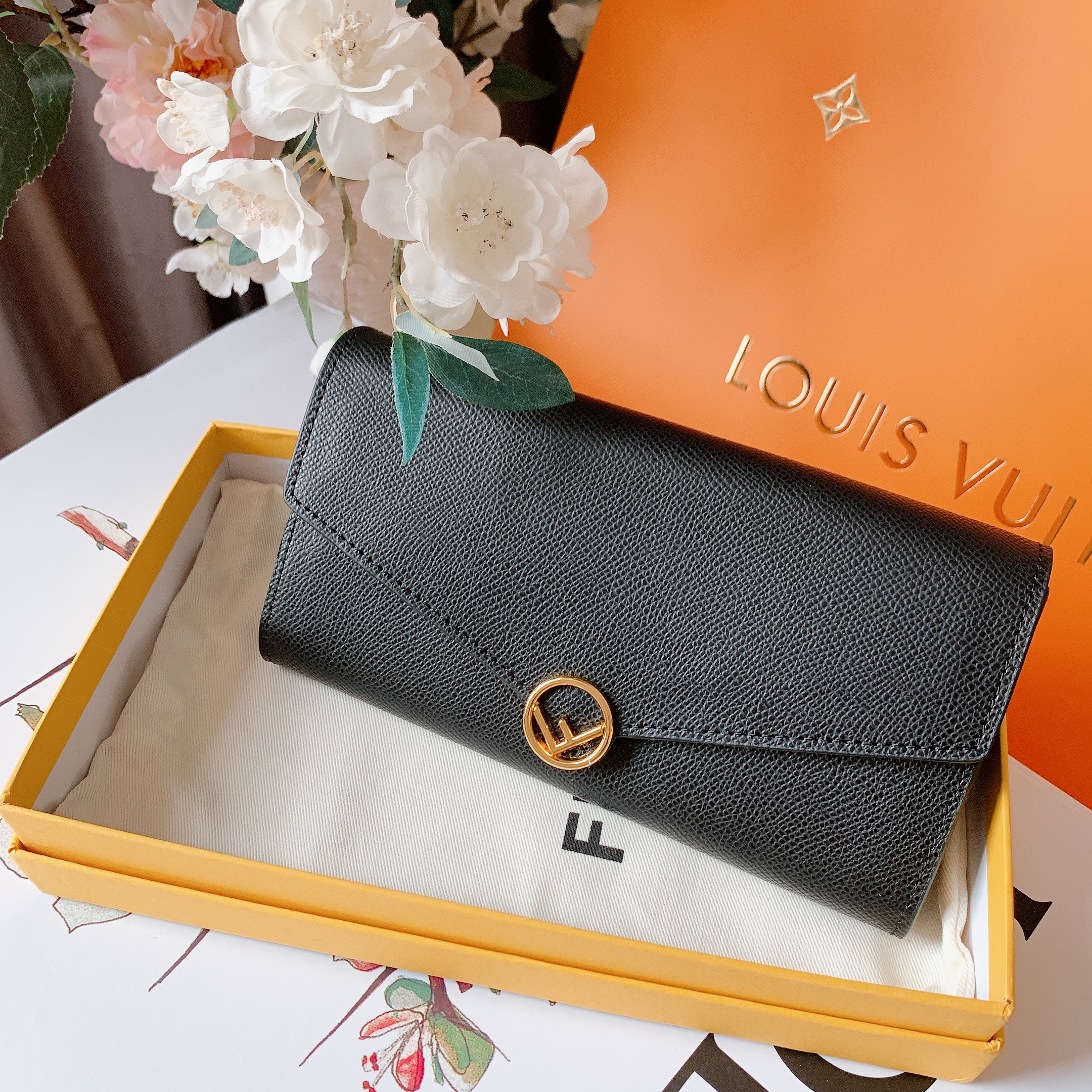 FENDI （フェンディ） 財布-BRAND OFF
