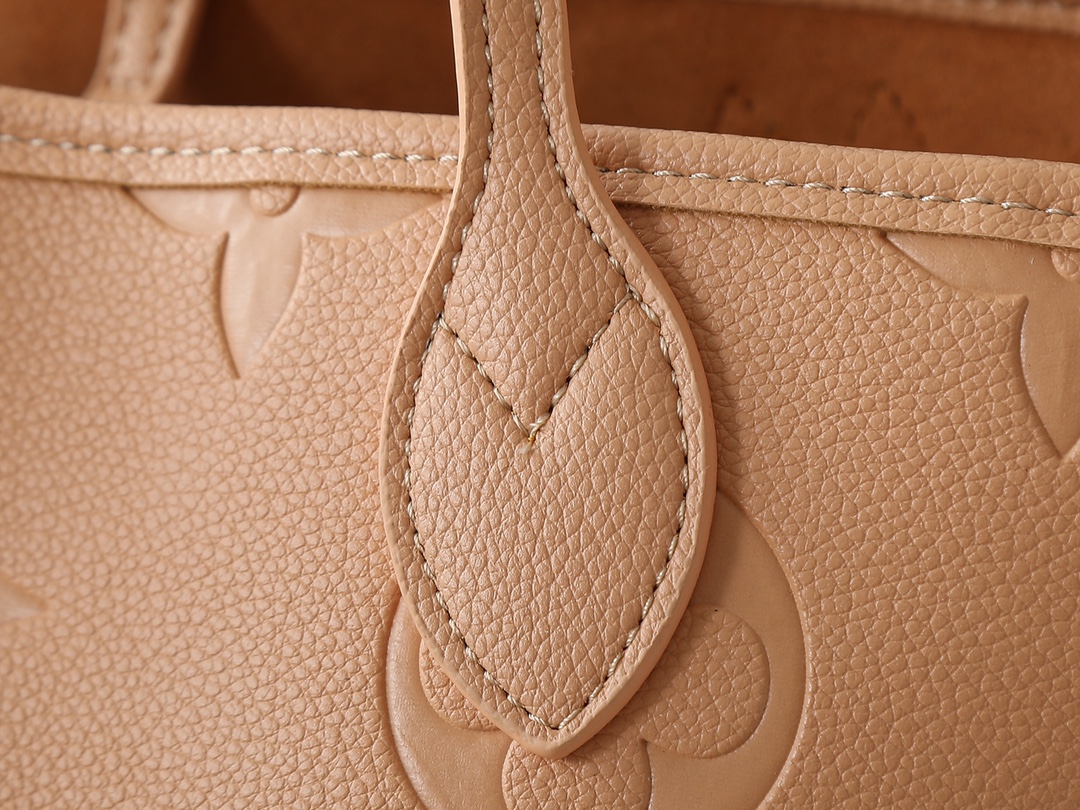 LOUIS VUITTON（ルイヴィトン）Neverfull ミドルサイズのハンドバッグ-BRAND OFF