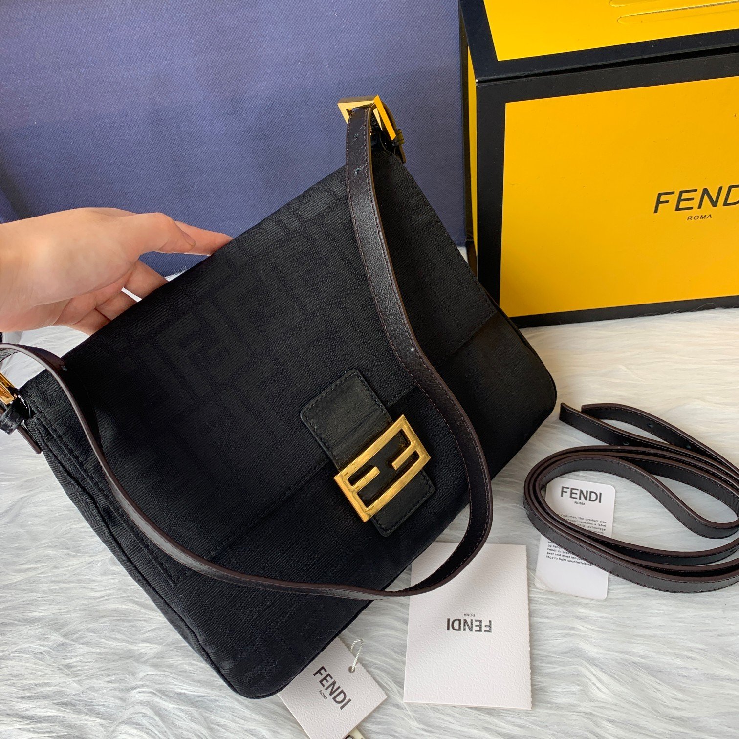 FENDI（フェンディ） メッセンジャーバッグ 30X24X5 CM-BRAND OFF