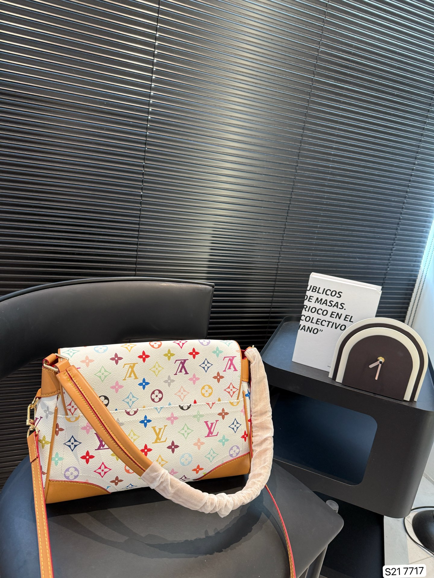 LOUIS VUITTON ルイヴィトン VERNIS わきバッグ 31*23CM-BRAND OFF