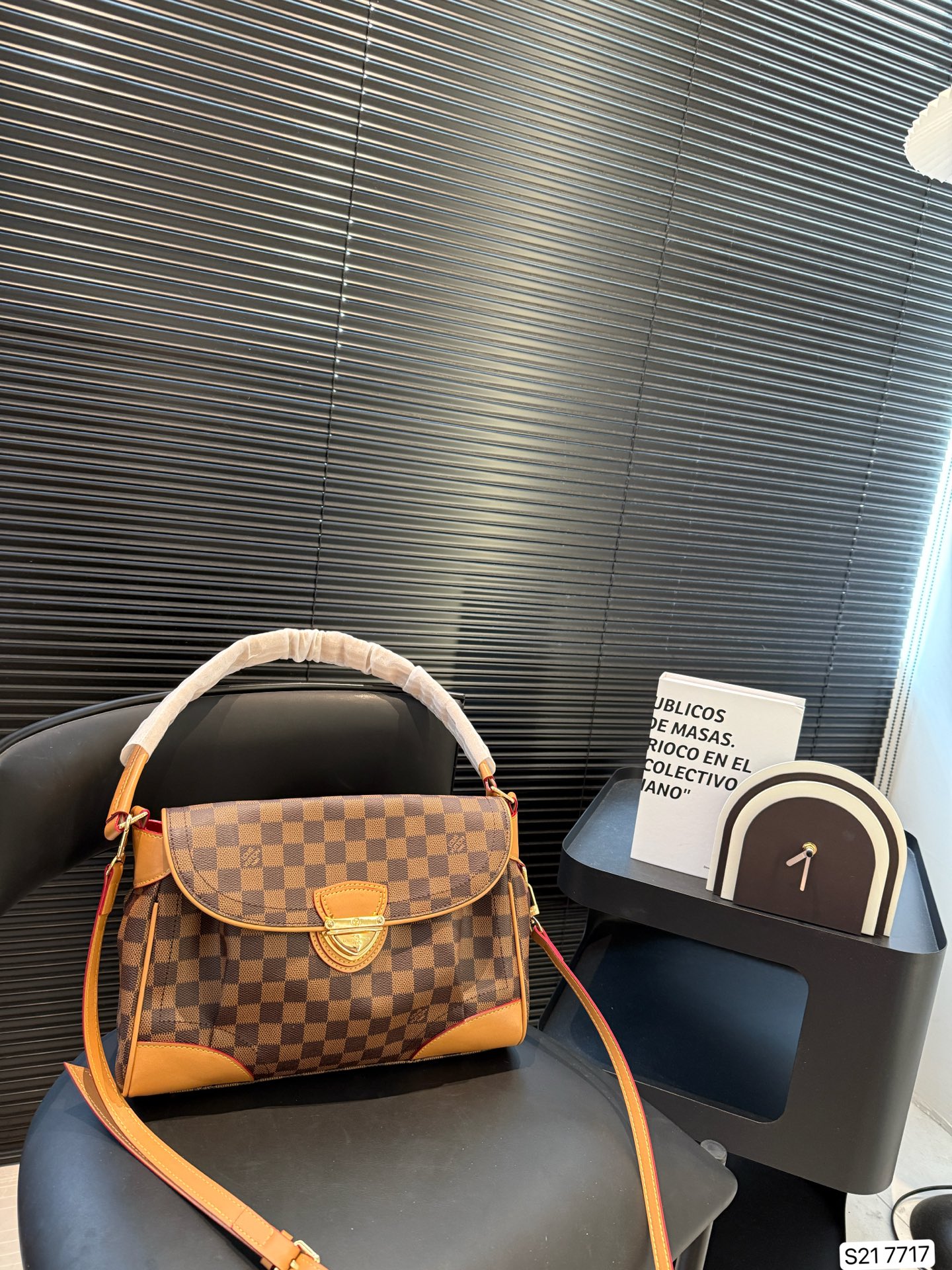 LOUIS VUITTON ルイヴィトン VERNIS わきバッグ 31*23CM-BRAND OFF
