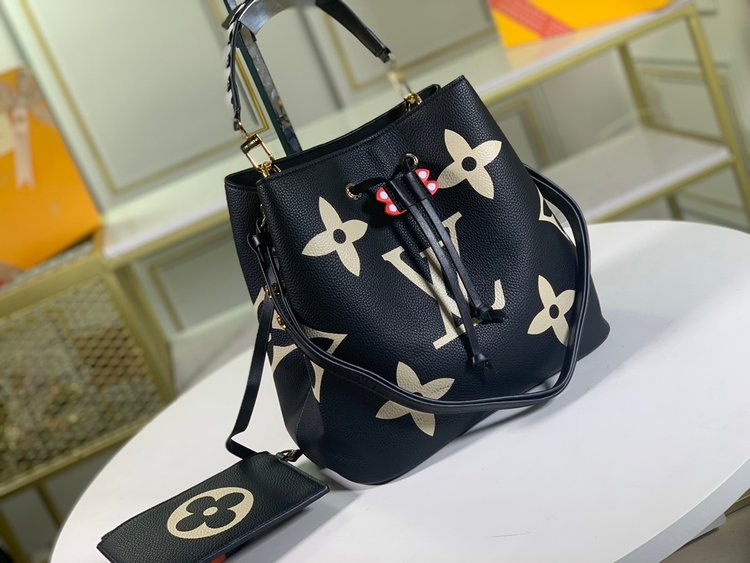 Louis Vuitton （ルイヴィトン） ショルダーバッグ 26x26x17.5 cm-BRAND OFF