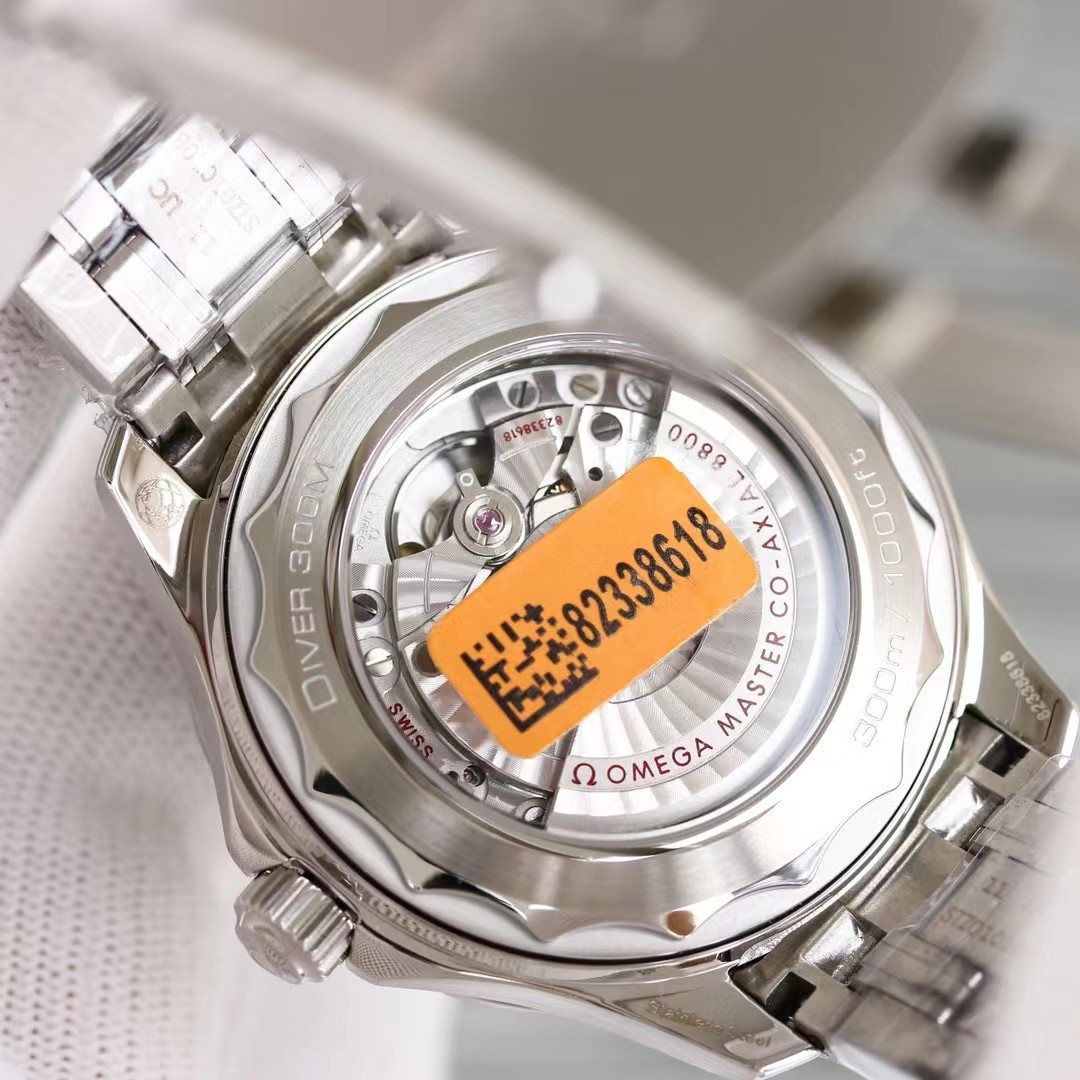 Omega Seamaster Diver 300M Co-Axial Master Chronometer 210.30.42.20.10.001-BRAND OFF