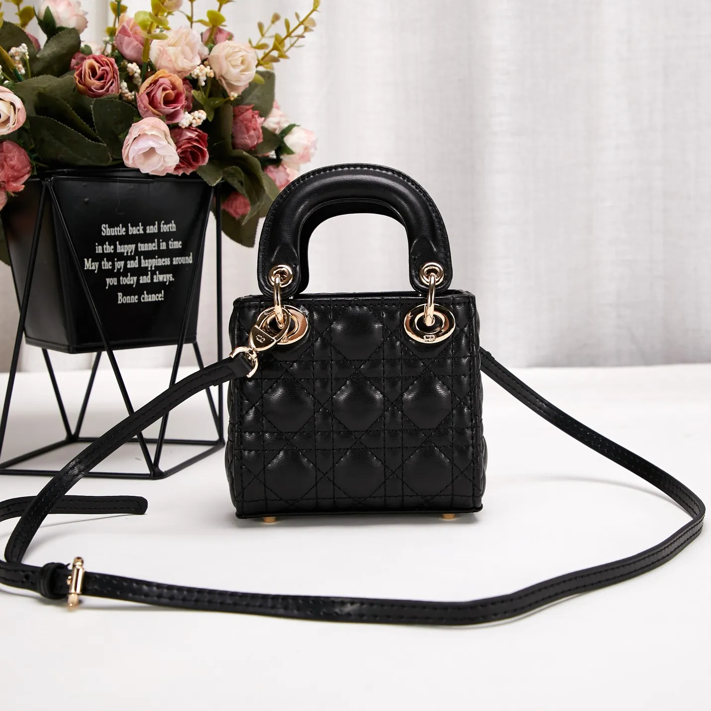 【DIOR 公式 旗艦店】ディオール ショルダーバッグ 当日出荷 好評に付き再入荷！12*10*5CM-BRAND OFF