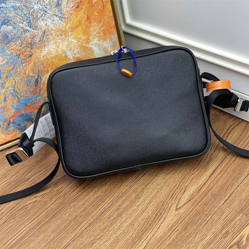Louis Vuitton アウトドアメッセンジャー PM バック M30703-BRAND OFF