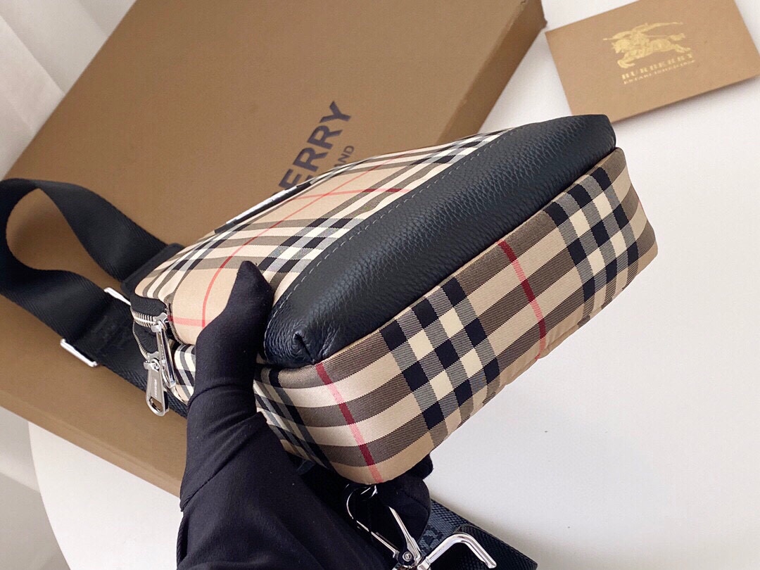 【BURBERRY 公式旗艦店】バーバリー 胸ポケット 当日出荷 好評に付き再入荷！30*17.5*5CM-BRAND OFF