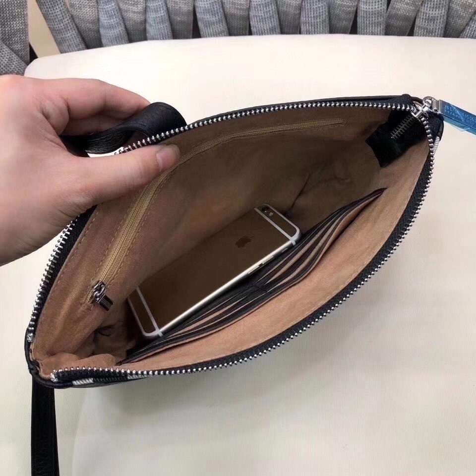 【BURBERRY 公式旗艦店】バーバリー クラッチバッグ 当日出荷 好評に付き再入荷！26*17*3CM-BRAND OFF