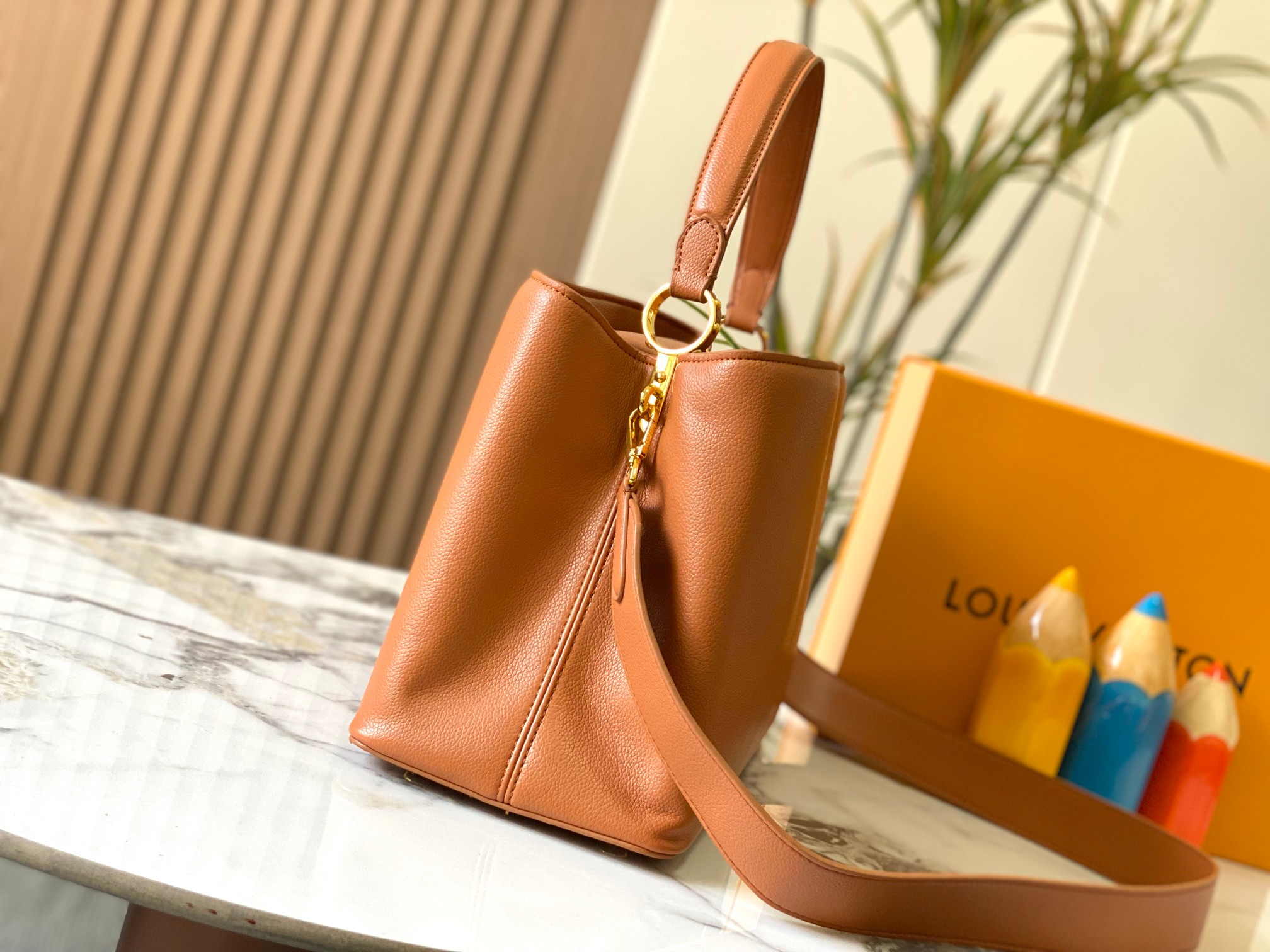 LOUIS VUITTON ルイヴィトン CapucinesSouple クロスボディバッグ M24607-BRAND OFF