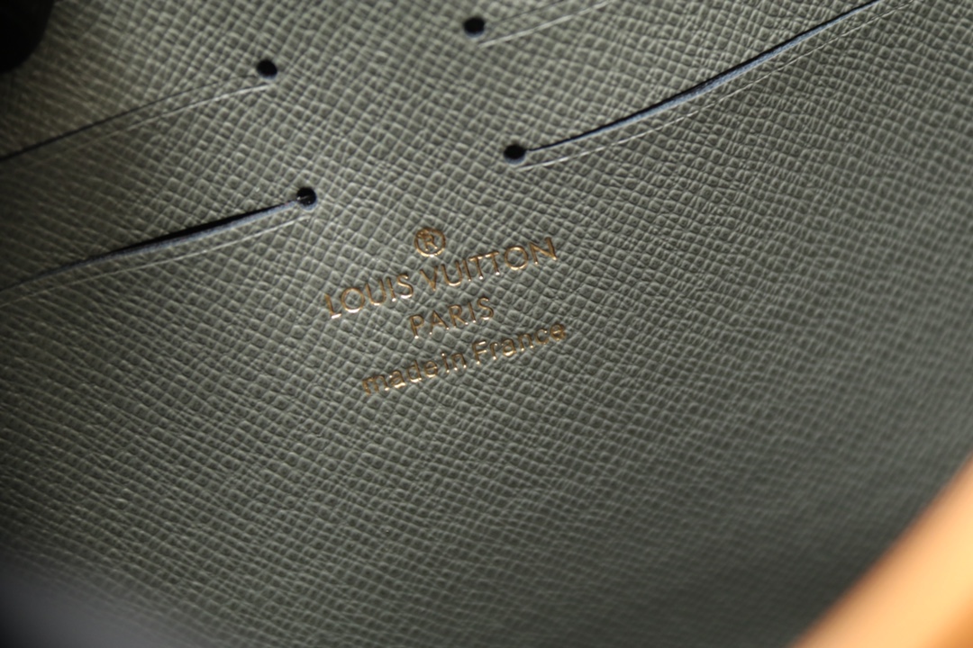 LOUIS VUITTON（ルイヴィトン）POCHETTE VOYAGE クラッチバッグ M61692-BRAND OFF