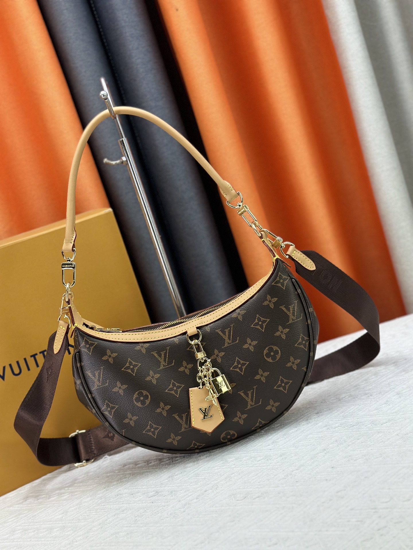 LOUIS VUITTON（ルイヴィトン）loop hobo ショルダーバッグ M12939-BRAND OFF