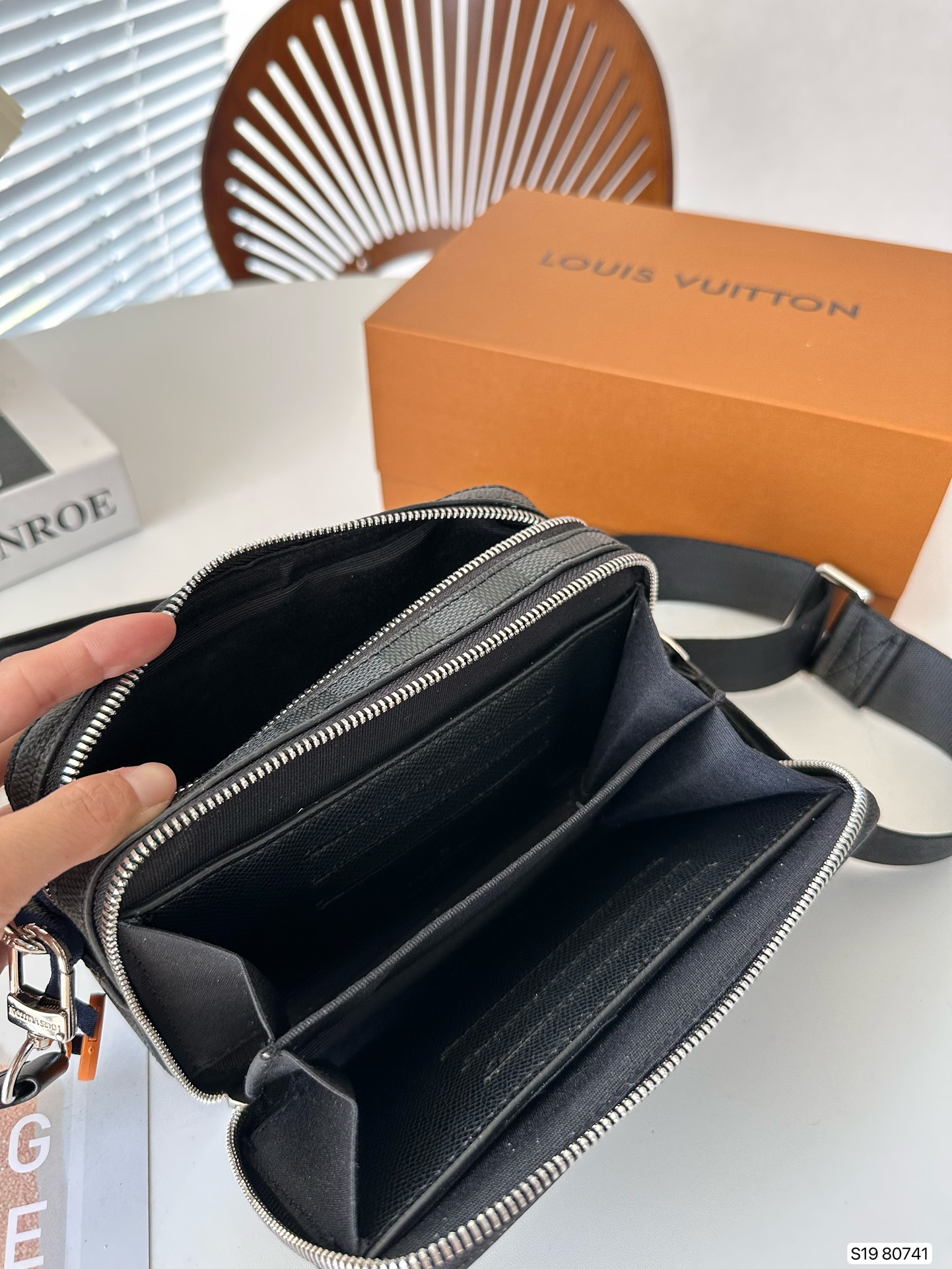 LOUIS VUITTON（ルイヴィトン） メッセンジャーバッグ M80741-BRAND OFF