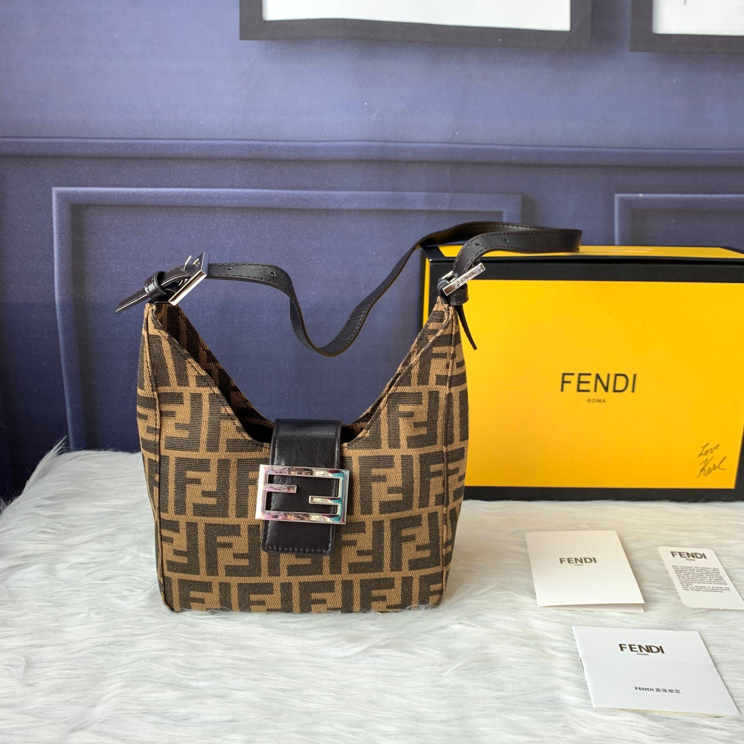 FENDI（フェンディ） ショルダーバッグ 18X9X20 CM-BRAND OFF