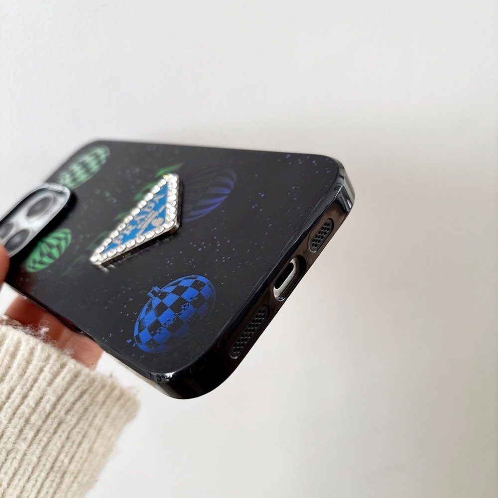 Prada【T5207】P家のダイヤモンドロゴ適用、Apple 16 Pro Maxケース、最新のiPhone 15 Plus、ブランド14 Pro男性向け、iPhone 13上品なプリント、少数派向け12、耐衝撃14女性向けフルカバー、13カメラレンズ保護、11高級。