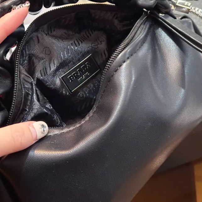 超人気 PRADA vintage ギャザー弁当袋-BRAND OFF