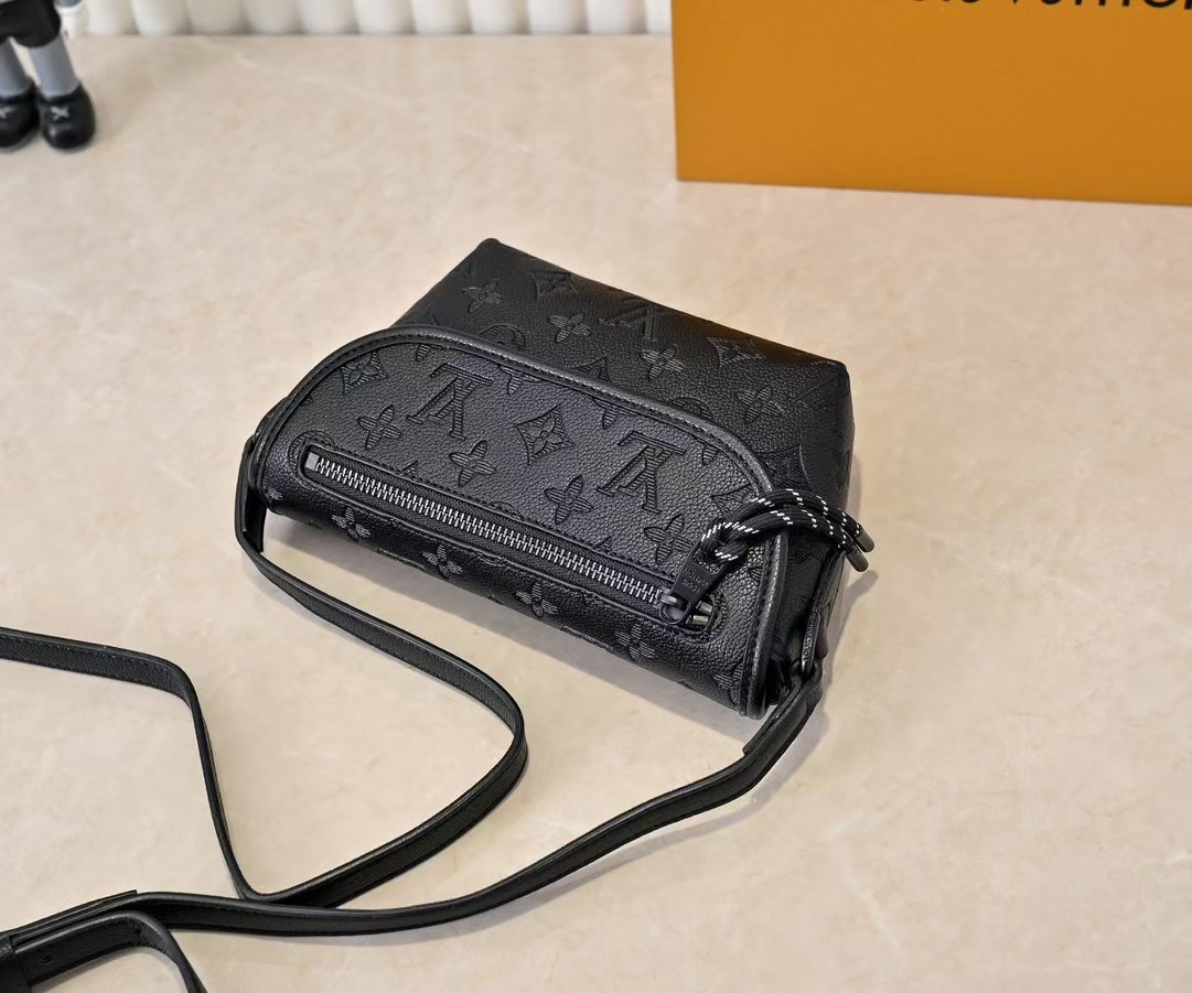 【LOUIS VUITTON旗艦店】ルイ・ヴィトン★PULSE★ミニバッグ M12636-BRAND OFF