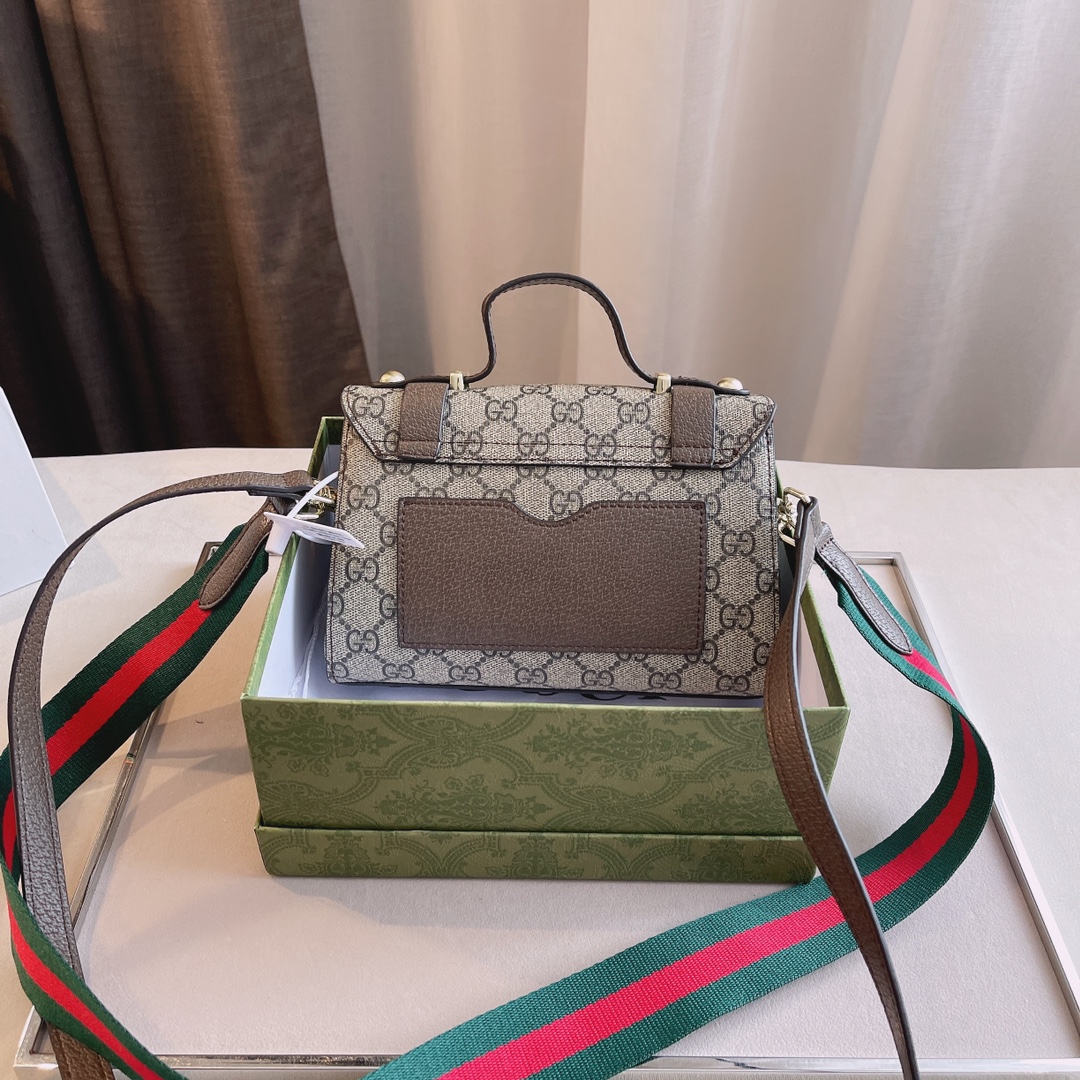 GUCCI メッセンジャーバッグ-BRAND OFF