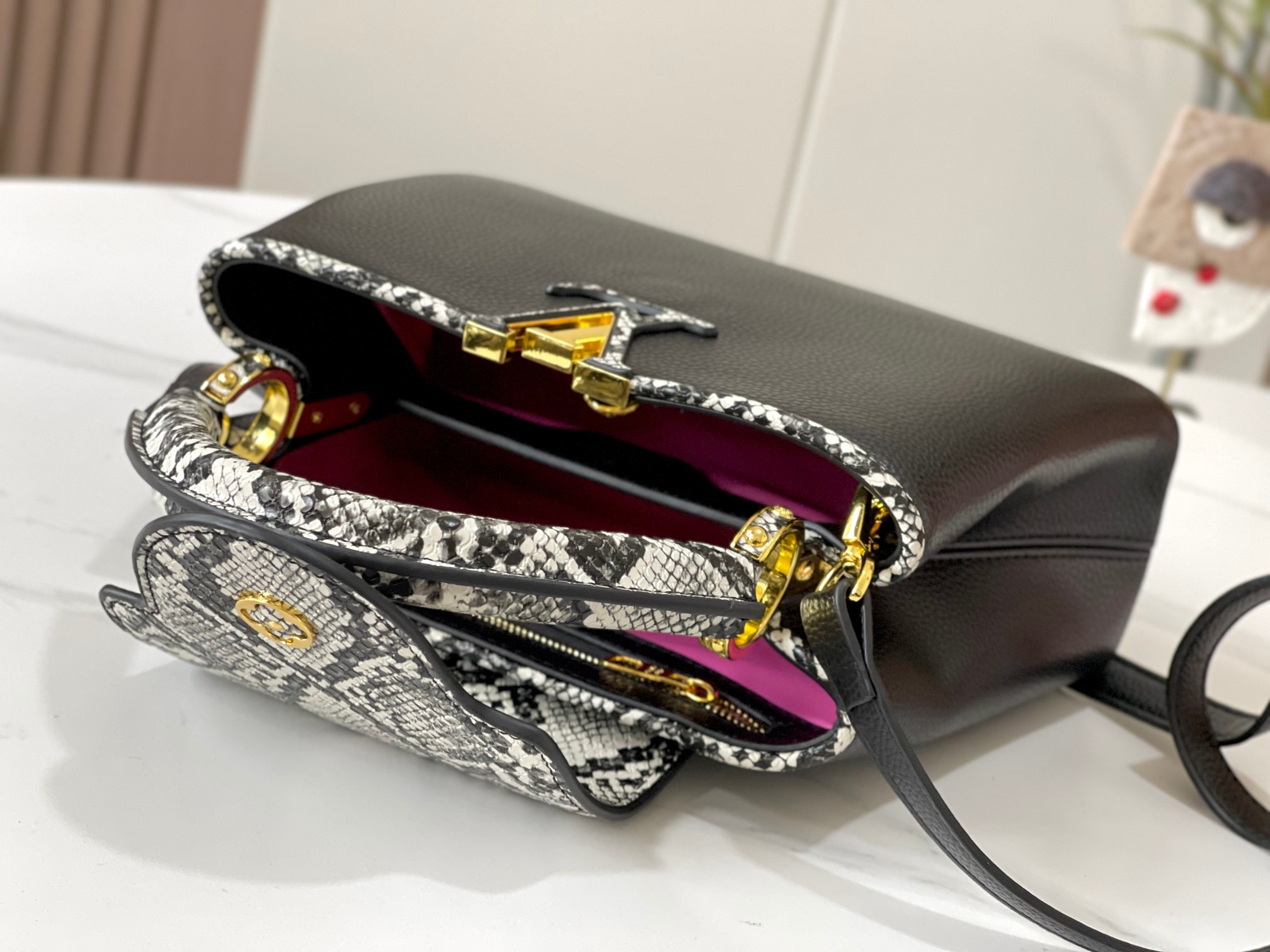 LOUIS VUITTON ルイヴィトン CAPUCINES ハンドバッグ M95508-BRAND OFF