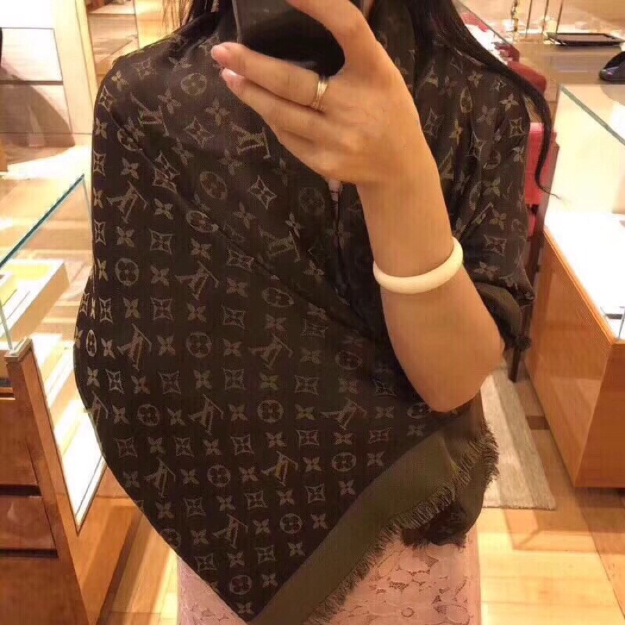 【2026】【LV Louis Vuitton ルイ·ヴィトン】オートクチュール ファッション トランジショナル カラー ロング ビアード スカーフ 140*140CM-BRAND OFF