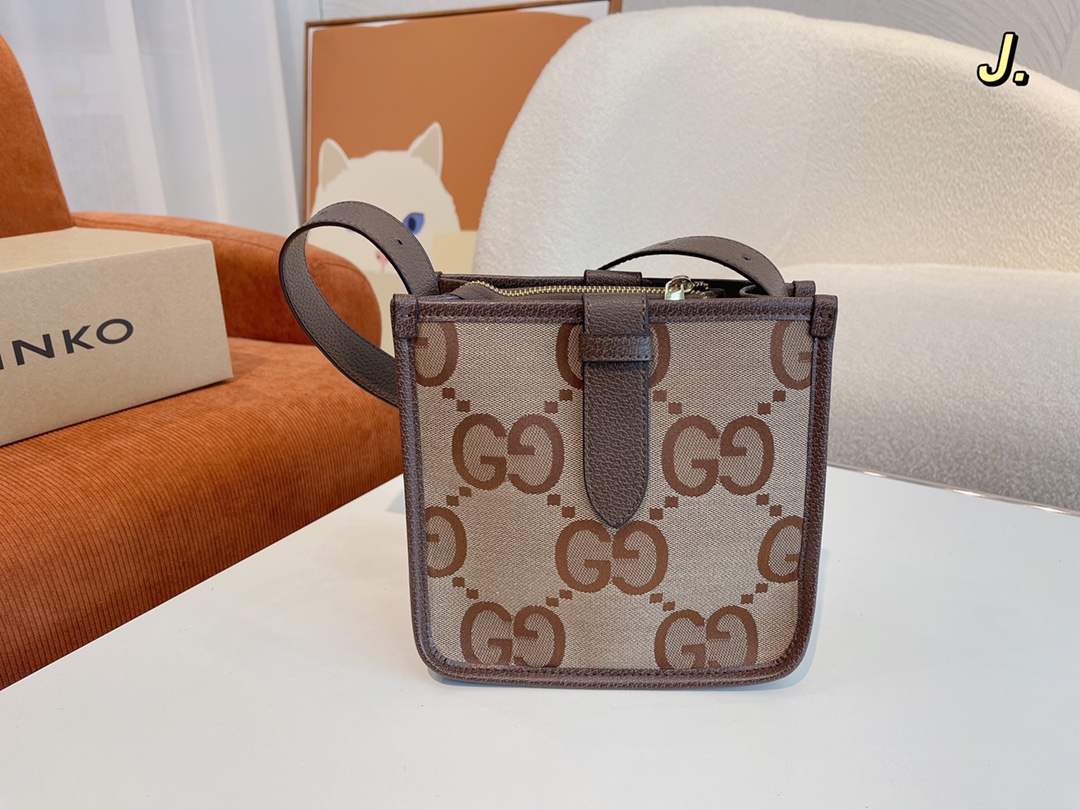 GUCCI〔グッチ〕GGショルダーバッグ 21X12X20CM-BRAND OFF