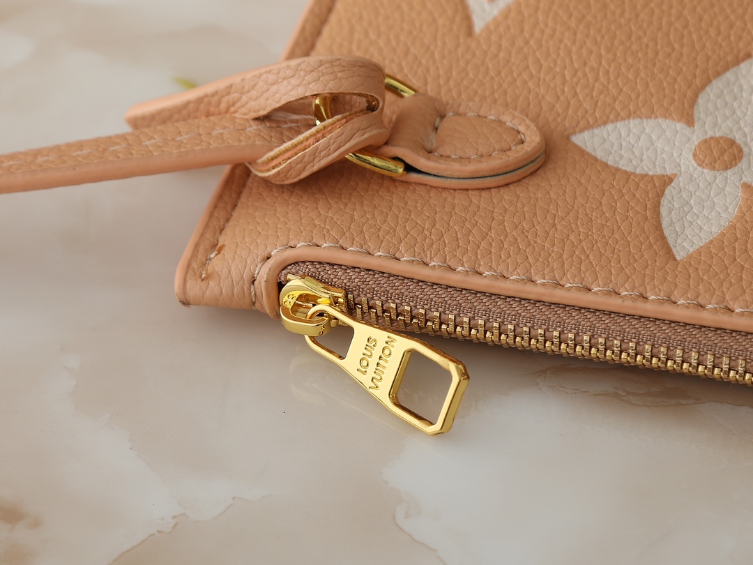 LOUIS VUITTON（ルイヴィトン）Neverfull ミドルサイズのハンドバッグ-BRAND OFF