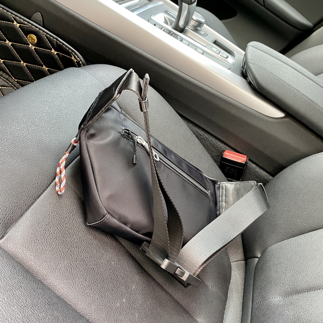 BURBERRY （バーバリー） ウエストバッグ 31X18X7CM-BRAND OFF