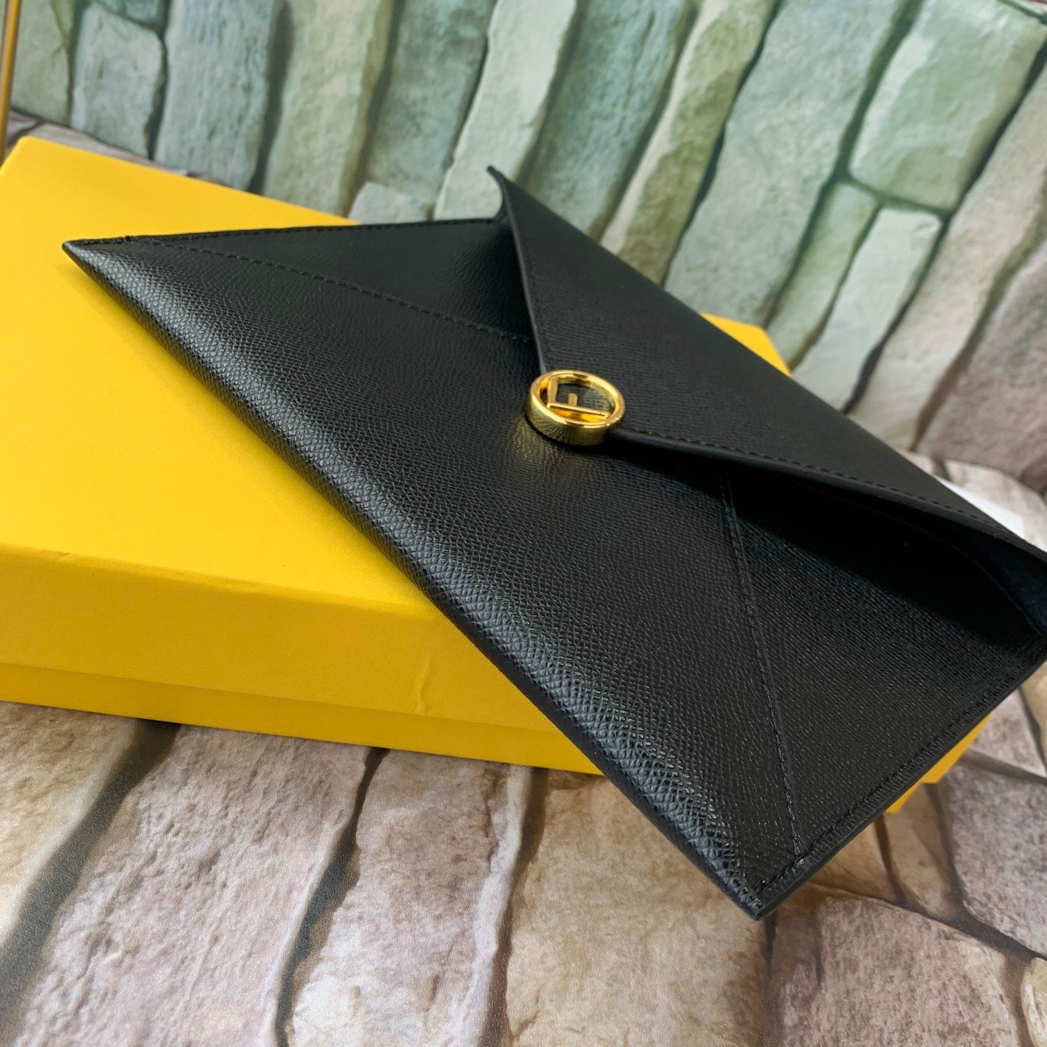 FENDI（フェンディ）クラッチバッグ 23X17X1 CM-BRAND OFF