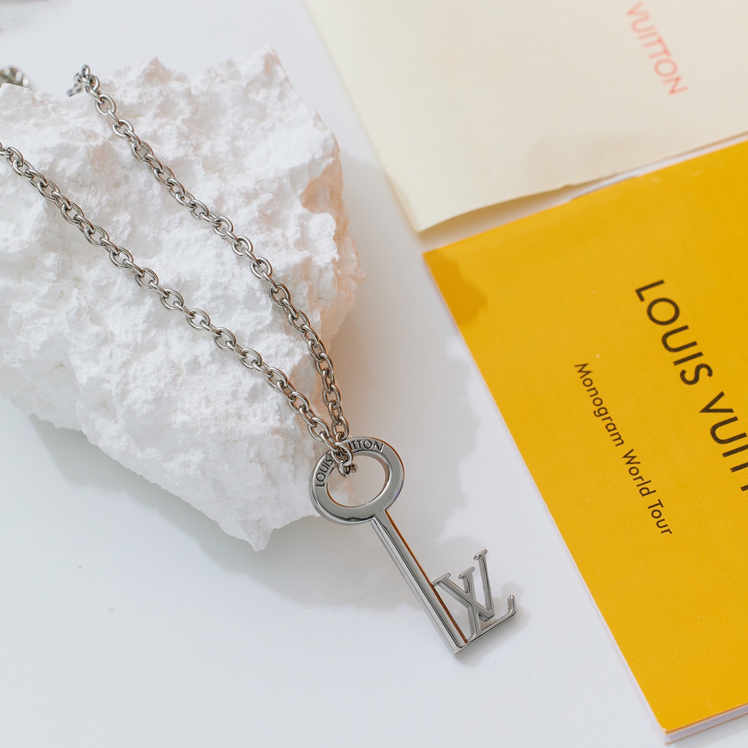 LOUIS VUITTON（ルイヴィトン）-BRAND OFF