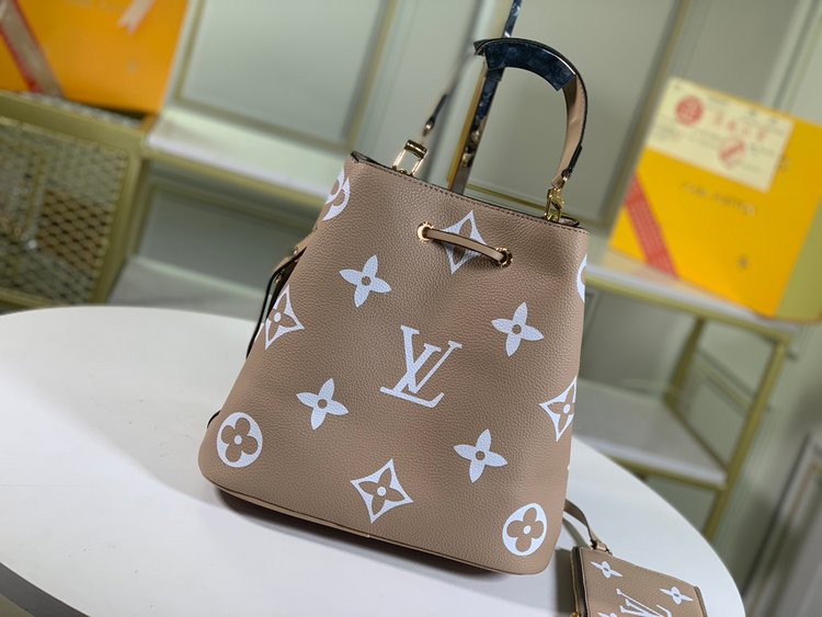 Louis Vuitton （ルイヴィトン） ショルダーバッグ 26x26x17.5 cm-BRAND OFF