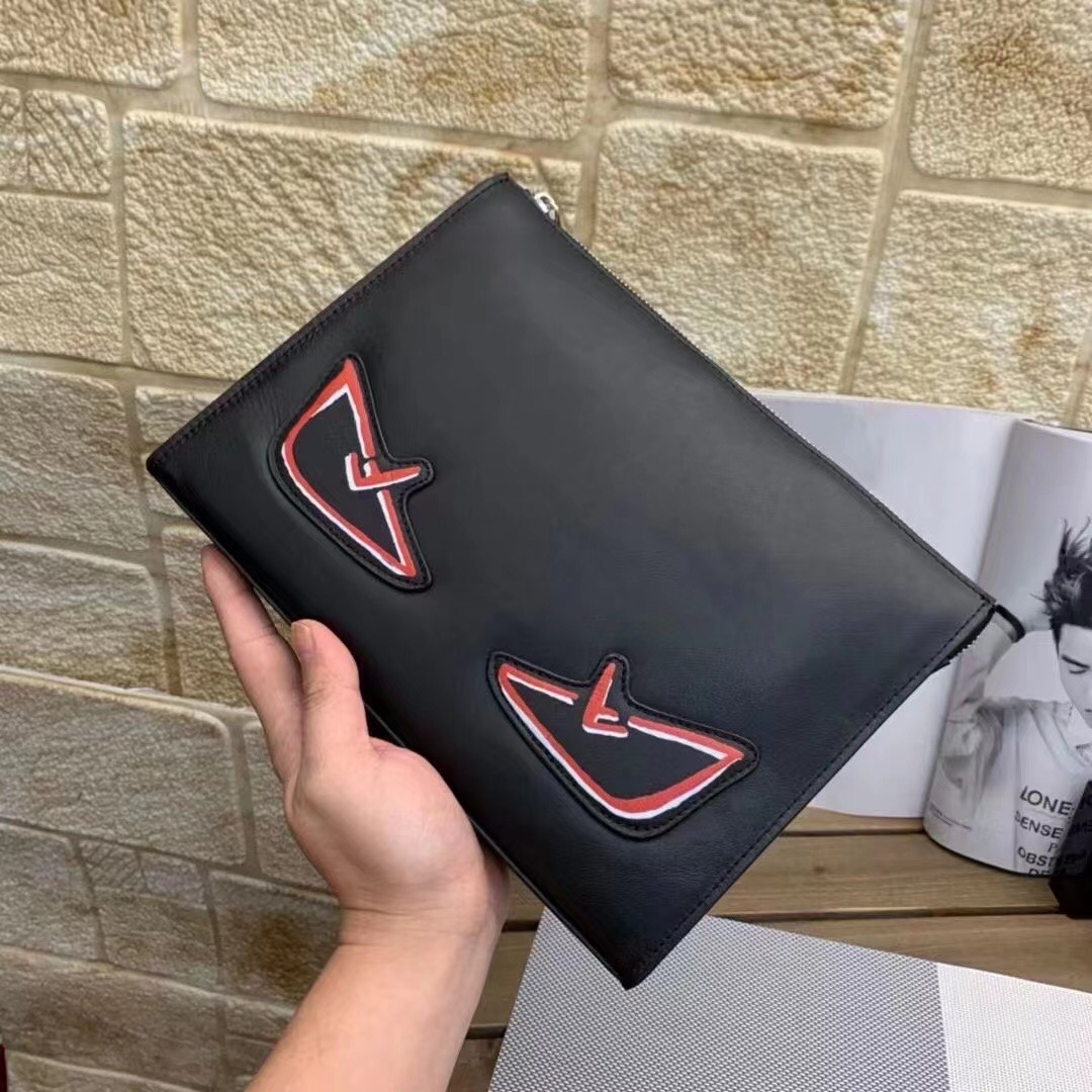 【 FENDI 公式 旗艦店】フェンディ クラッチバッグ 当日出荷 好評に付き再入荷！ 黒 30*20*1CM-BRAND OFF