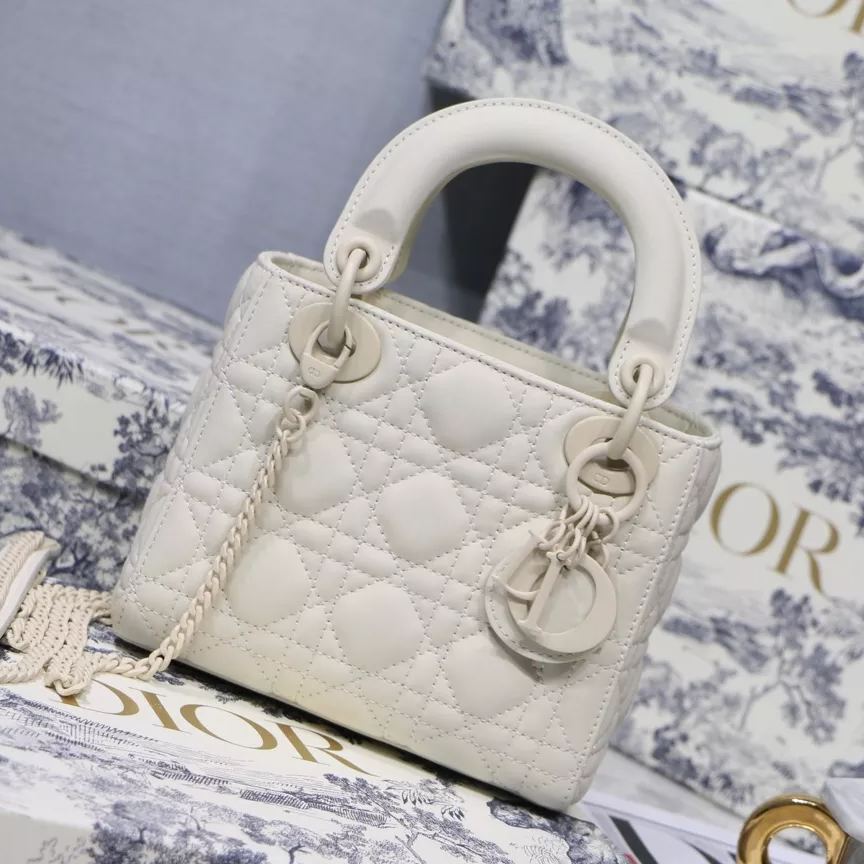 新作☆国内発送【Dior】LADY D-LITE-BRAND OFF