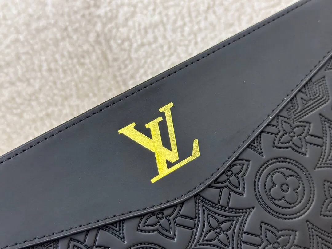 【 LOUIS VUITTON公式 旗艦店】ルイヴィトン クラッチバッグ 28*18*5CM 当日出荷 好評に付き再入荷！-BRAND OFF