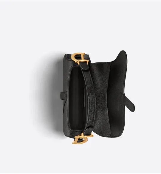【DIOR】 ⭐STORY 雑誌掲載！⭐稲沢朋子さん愛用の大人気バッグが登場！💓SADDLE ミニバッグ-BRAND OFF