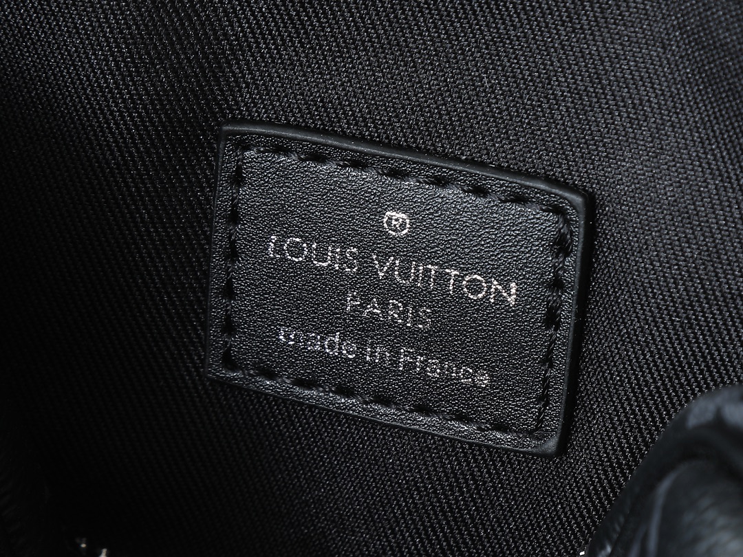 LOUIS VUITTON ルイヴィトン Nano Porte Documents Voyage M82770-BRAND OFF