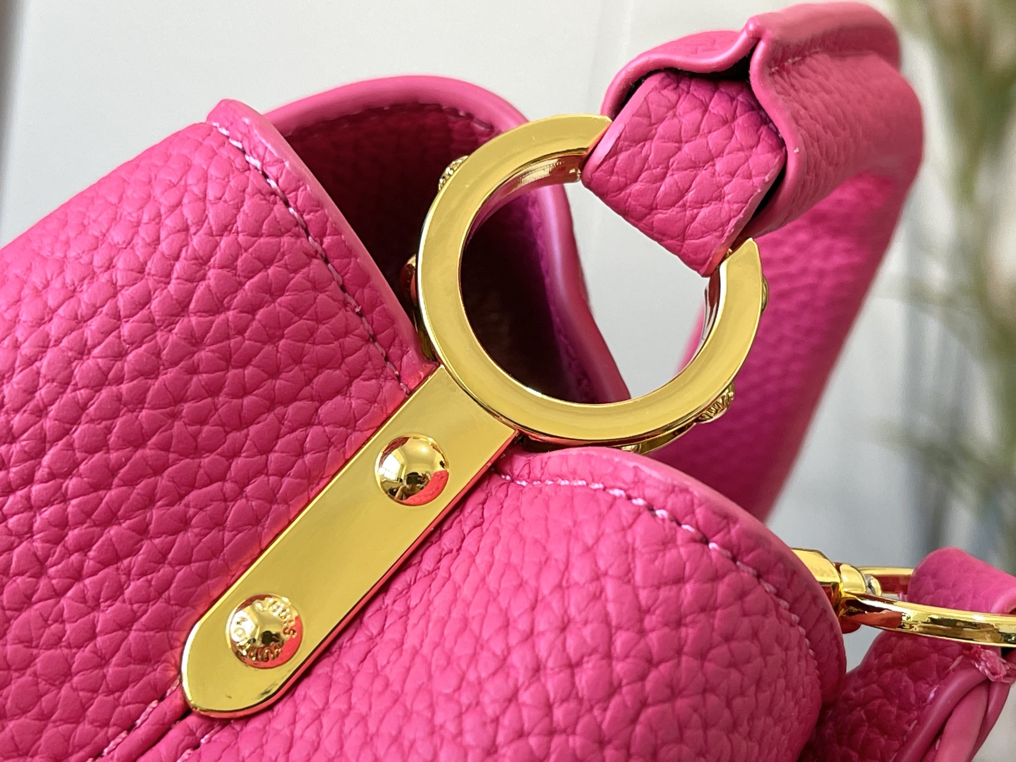 LOUIS VUITTON ルイヴィトン CAPUCINES クロスボディバッグ M59440-BRAND OFF