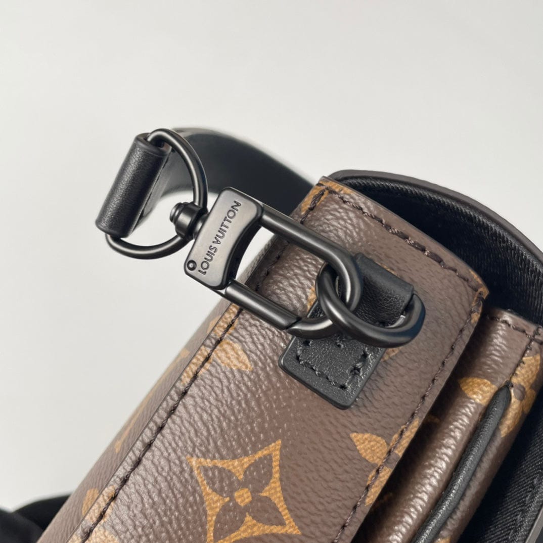 LOUIS VUITTO Sロック ヴェルティカル・ウエアラブル ウォレットM81522-BRAND OFF