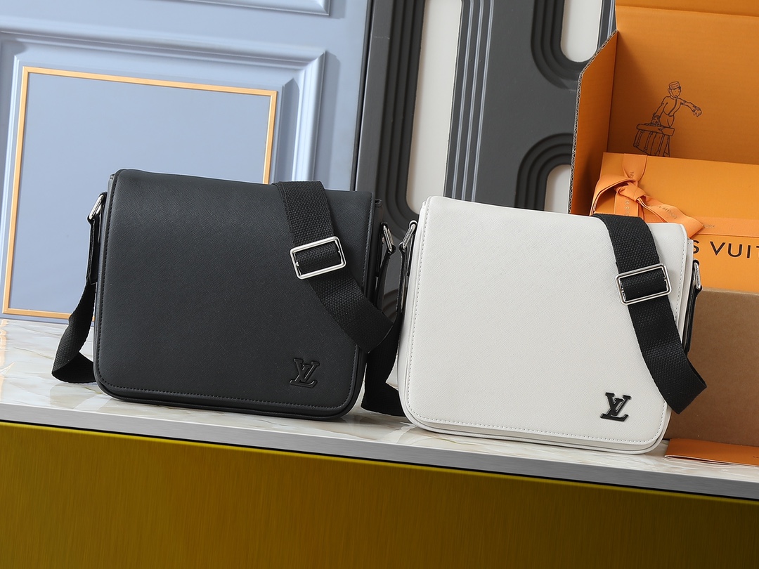 LOUIS VUITTON ルイヴィトン District メッセンジャーバッグ-BRAND OFF
