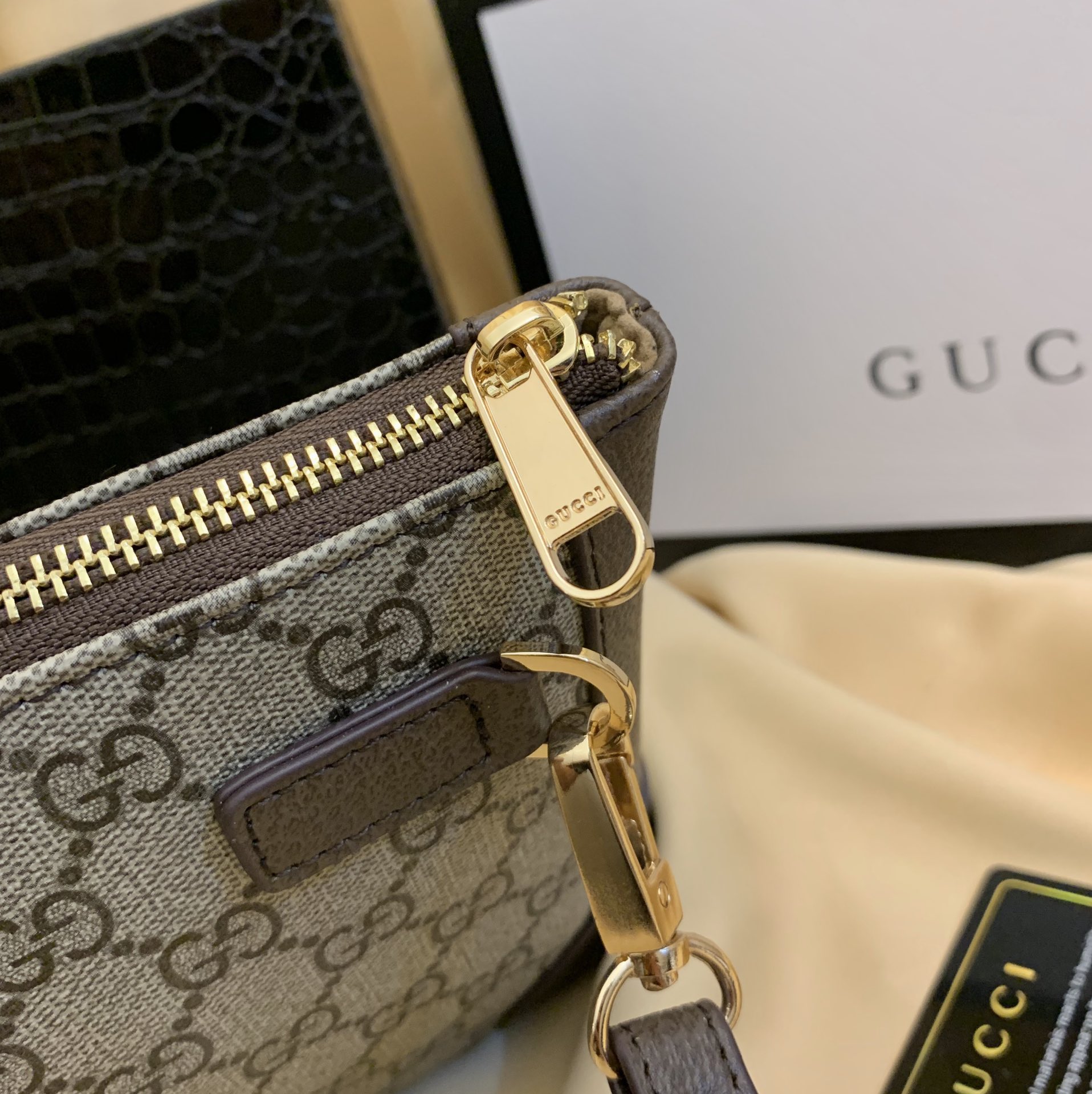 Gucci（グッチ）クラッチバッグ 28x18x4cm-BRAND OFF