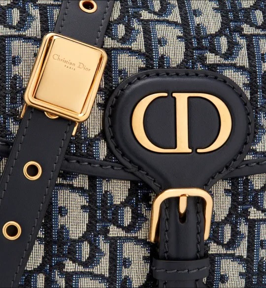 【DIOR】✨今季のトレンド！★矢野未希子さん愛用★日本人気上昇中↑↑↑超難入手！早い者勝ち！DIOR BOBBY ミディアムバッグ-BRAND OFF