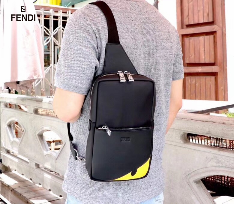 【FENDI 公式 旗艦店】フェンディ チェストバッグ 当日出荷 好評に付き再入荷！30*17*6CM-BRAND OFF