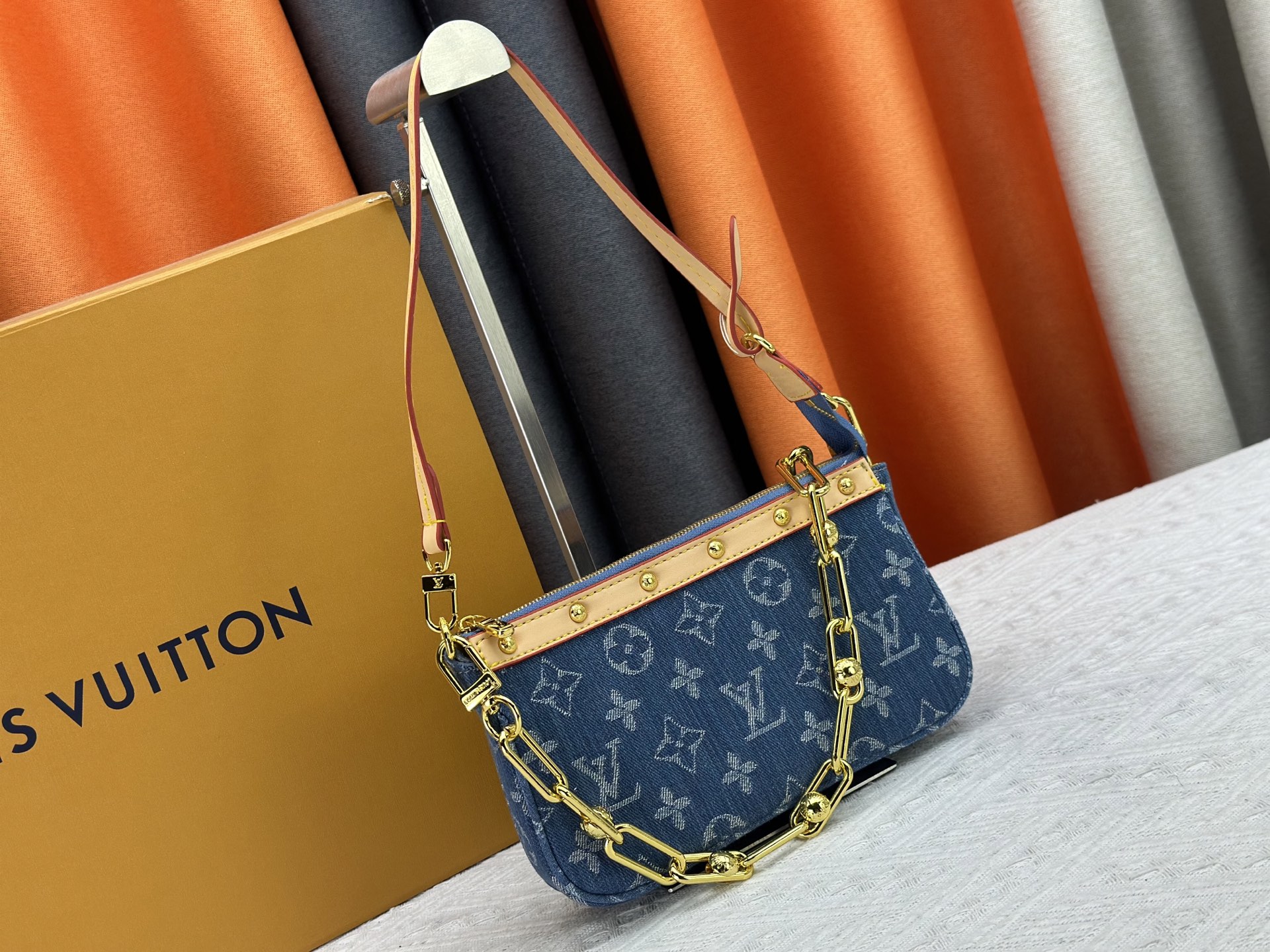 LOUIS VUITTON ルイヴィトン Pochette Accessoires デニムバッグ M13404-BRAND OFF