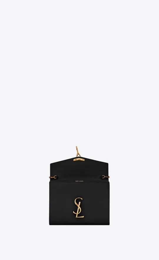 【Saint Laurent】✨今季のトレンド！★オードリー亜谷香さん愛用★カサンドラ チェーンウォレット（グレイン ド プードル エンボス-BRAND OFF