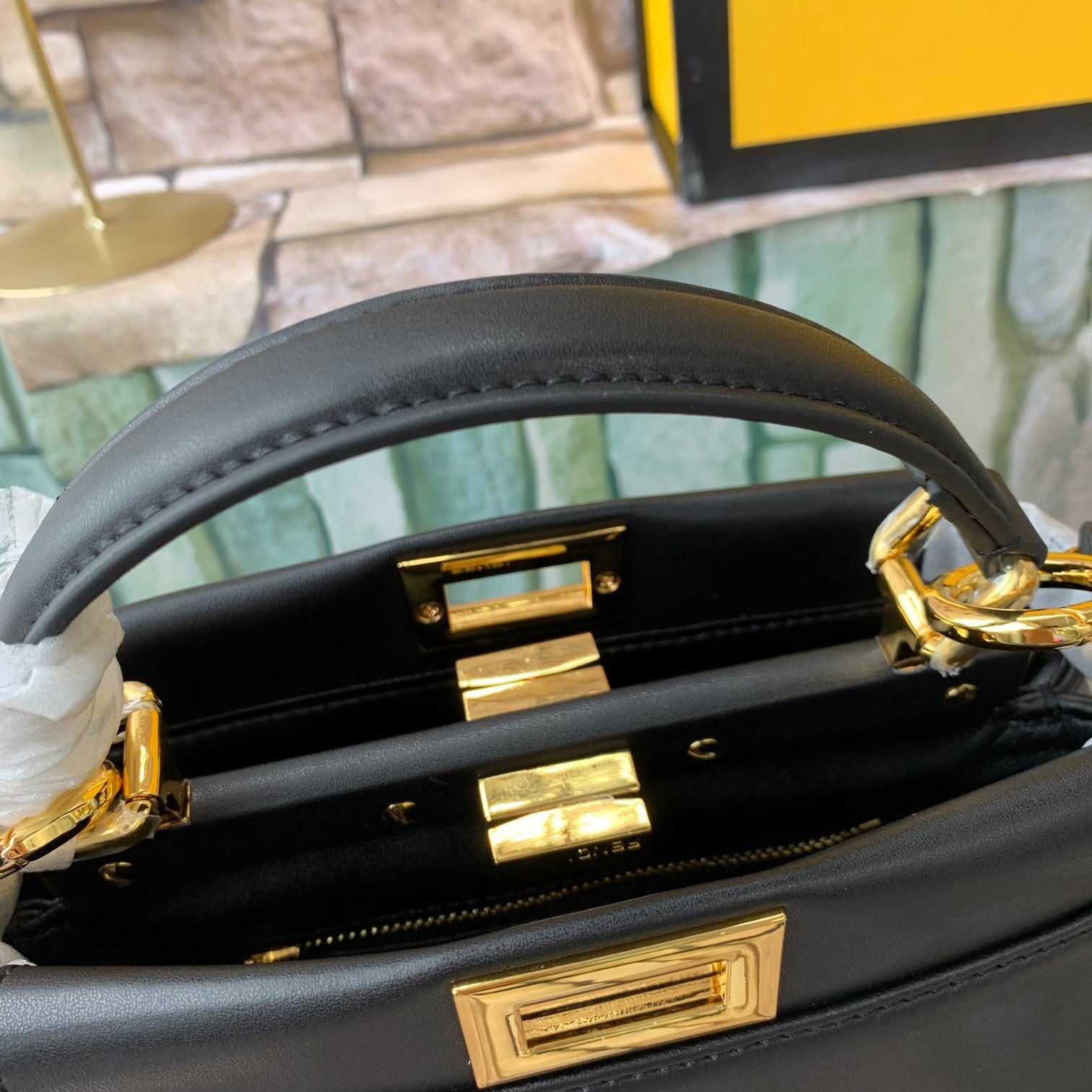 FENDI（フェンディ） メッセンジャーバッグ 23X18X11CM-BRAND OFF